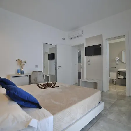 Calaluna Guest house *