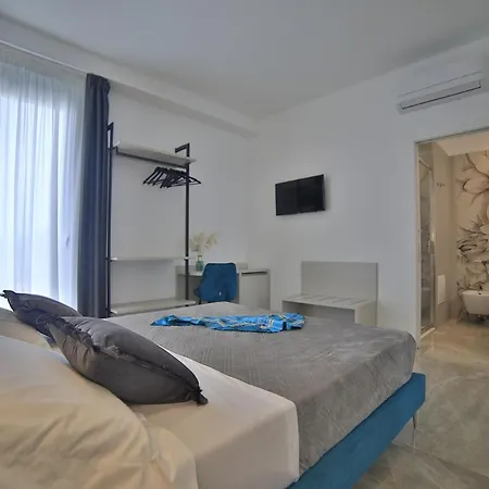 Calaluna Guest house