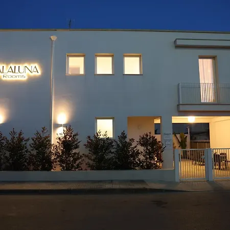 Calaluna Guest house *